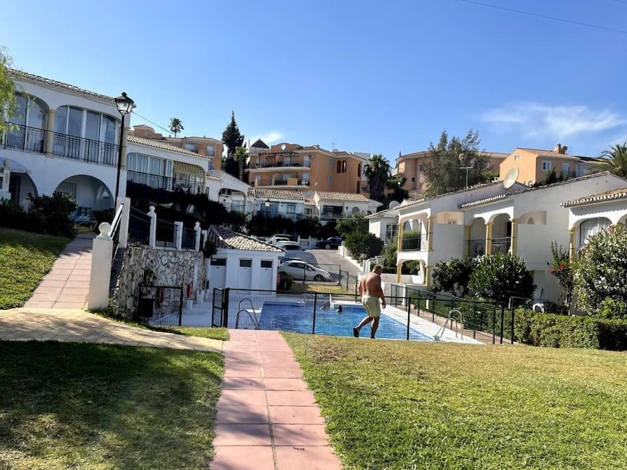 Lux 2 Kmr App Stella Blanca Met Zwembaden Airco En Zeezicht Apartman Fuengirola Kültér fotó